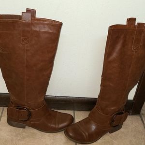 Womens leather boots size 8 1/2